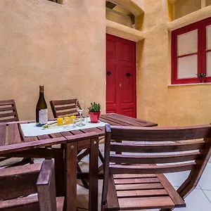 https://valletta-main-street-apartment.qawrahotelsmalta.org